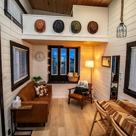 Unique Tiny Home Minutes From Downtown Елънсбърг Екстериор снимка