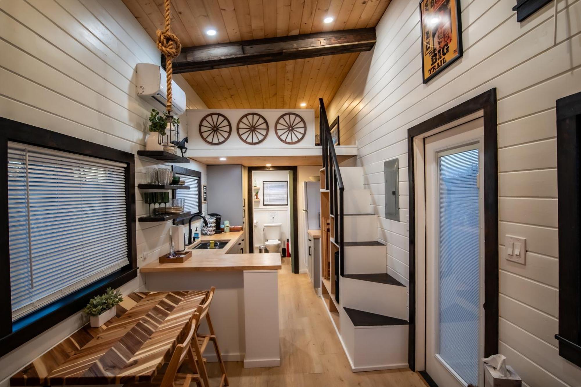 Unique Tiny Home Minutes From Downtown Елънсбърг Екстериор снимка