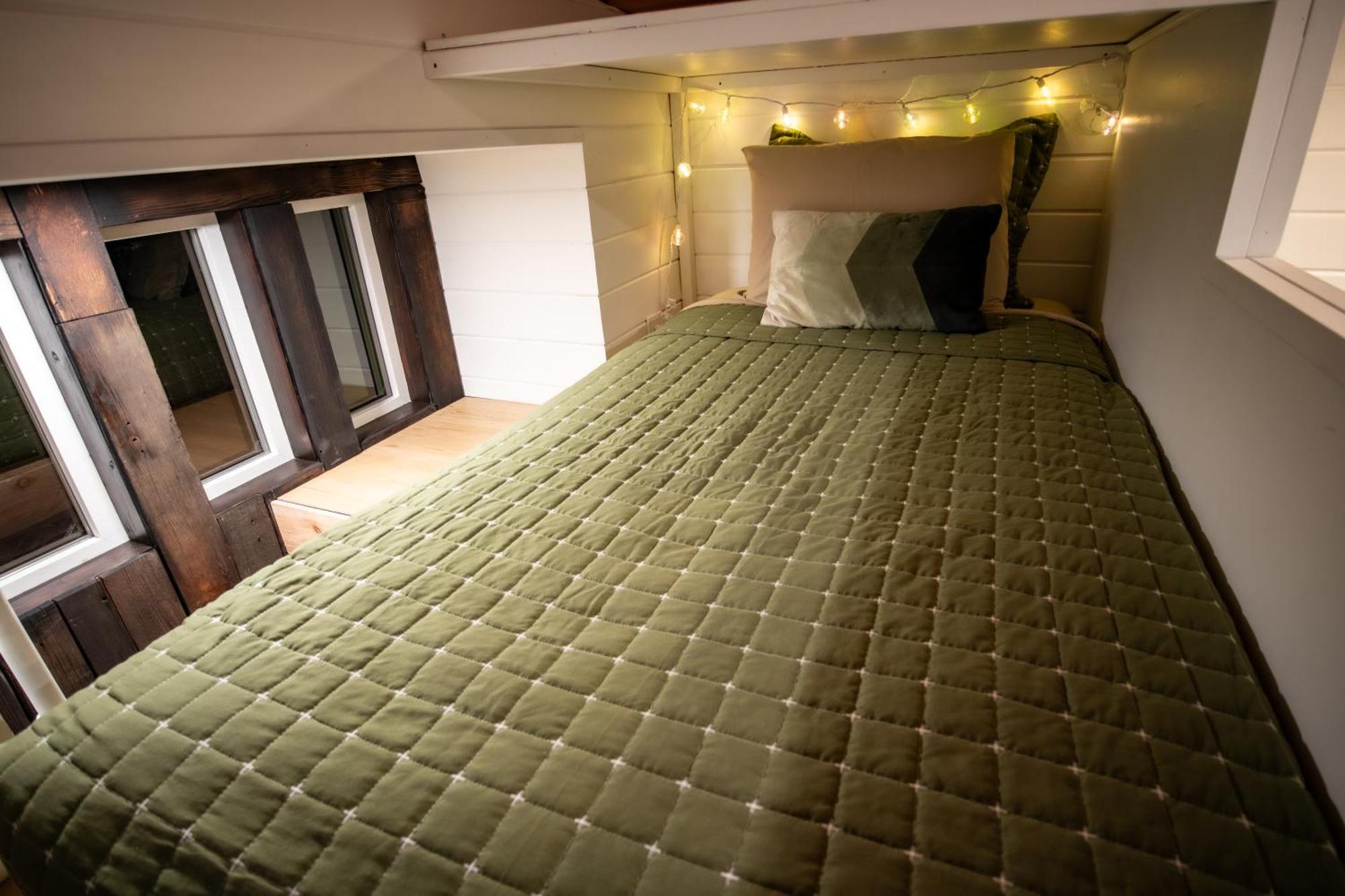 Unique Tiny Home Minutes From Downtown Елънсбърг Екстериор снимка