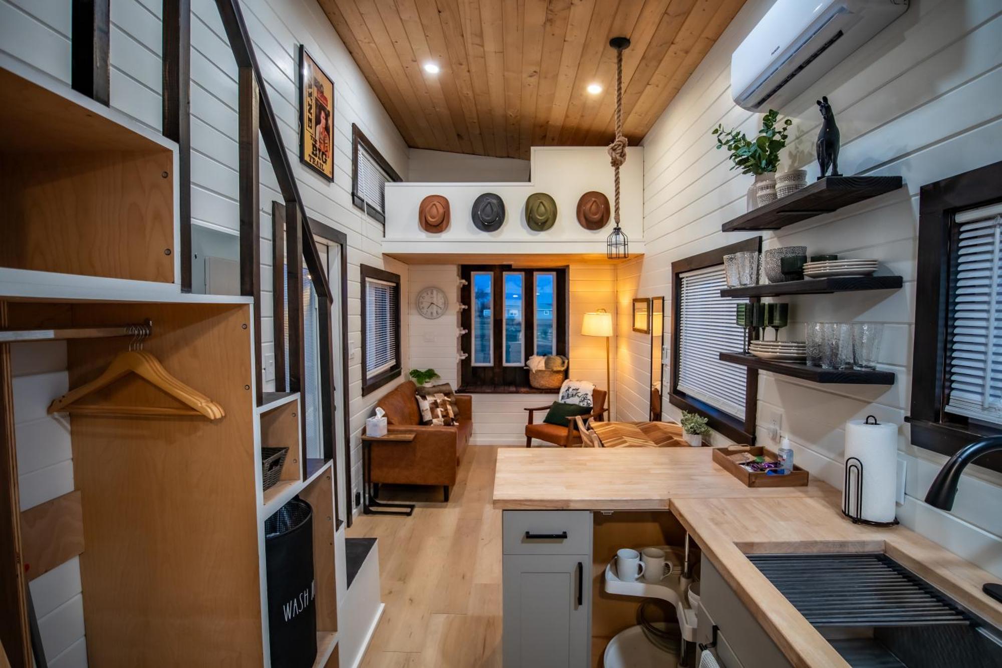 Unique Tiny Home Minutes From Downtown Елънсбърг Екстериор снимка